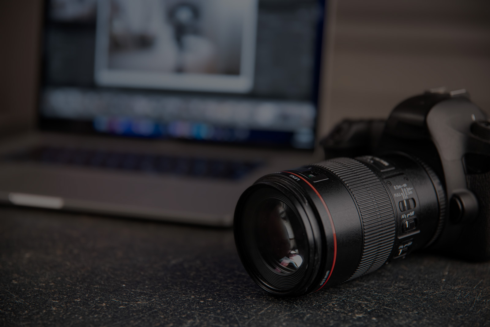 Borsa A Tracolla Imbottita MaD Cameras Per DSLR | Media, Impermeabile, Per Canon EOS E Reflex (Nero)